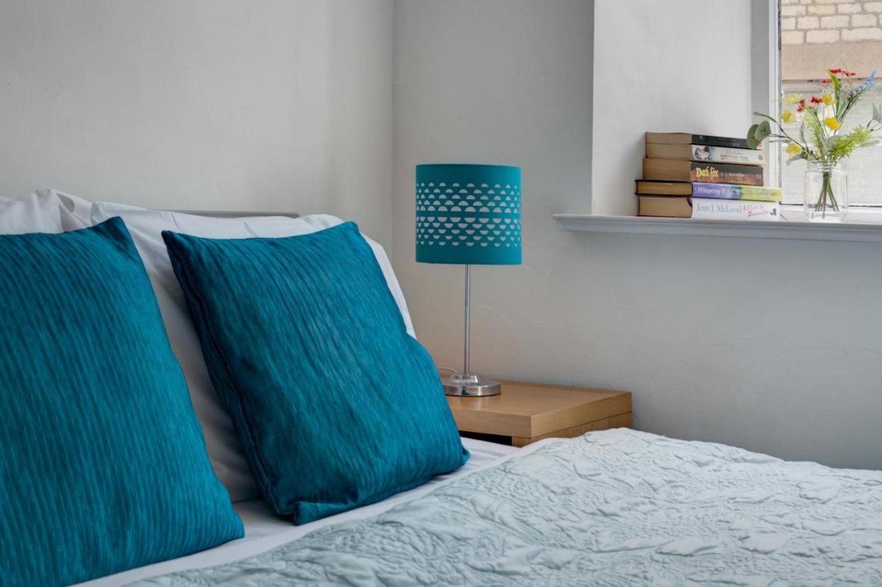 The Shop By Treetop Property Cirencester Eksteriør billede