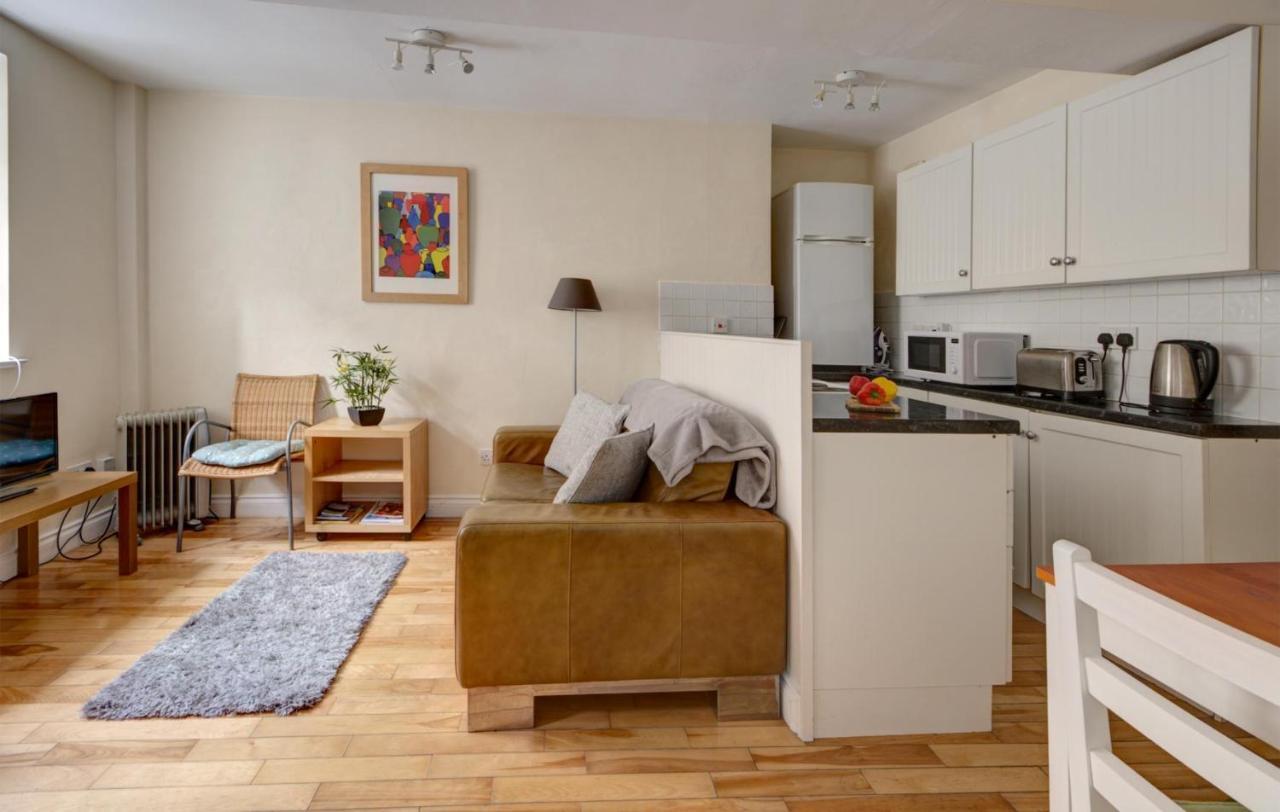 The Shop By Treetop Property Cirencester Eksteriør billede